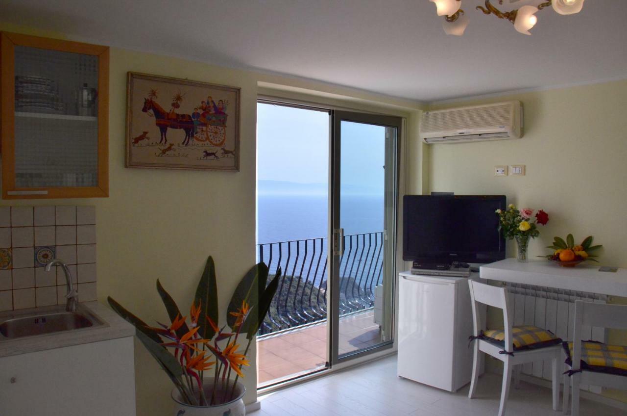 L'Attico Bed and Breakfast Taormina Exteriör bild