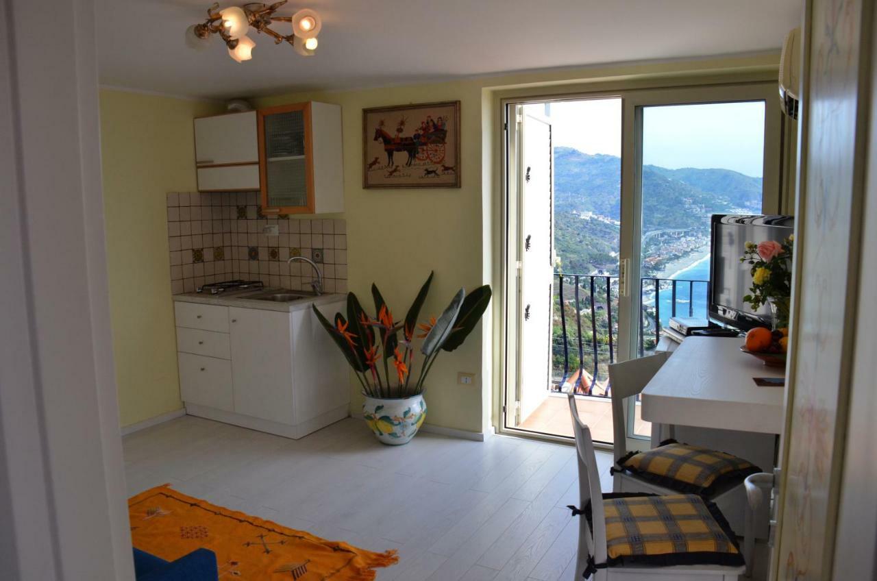 L'Attico Bed and Breakfast Taormina Exteriör bild
